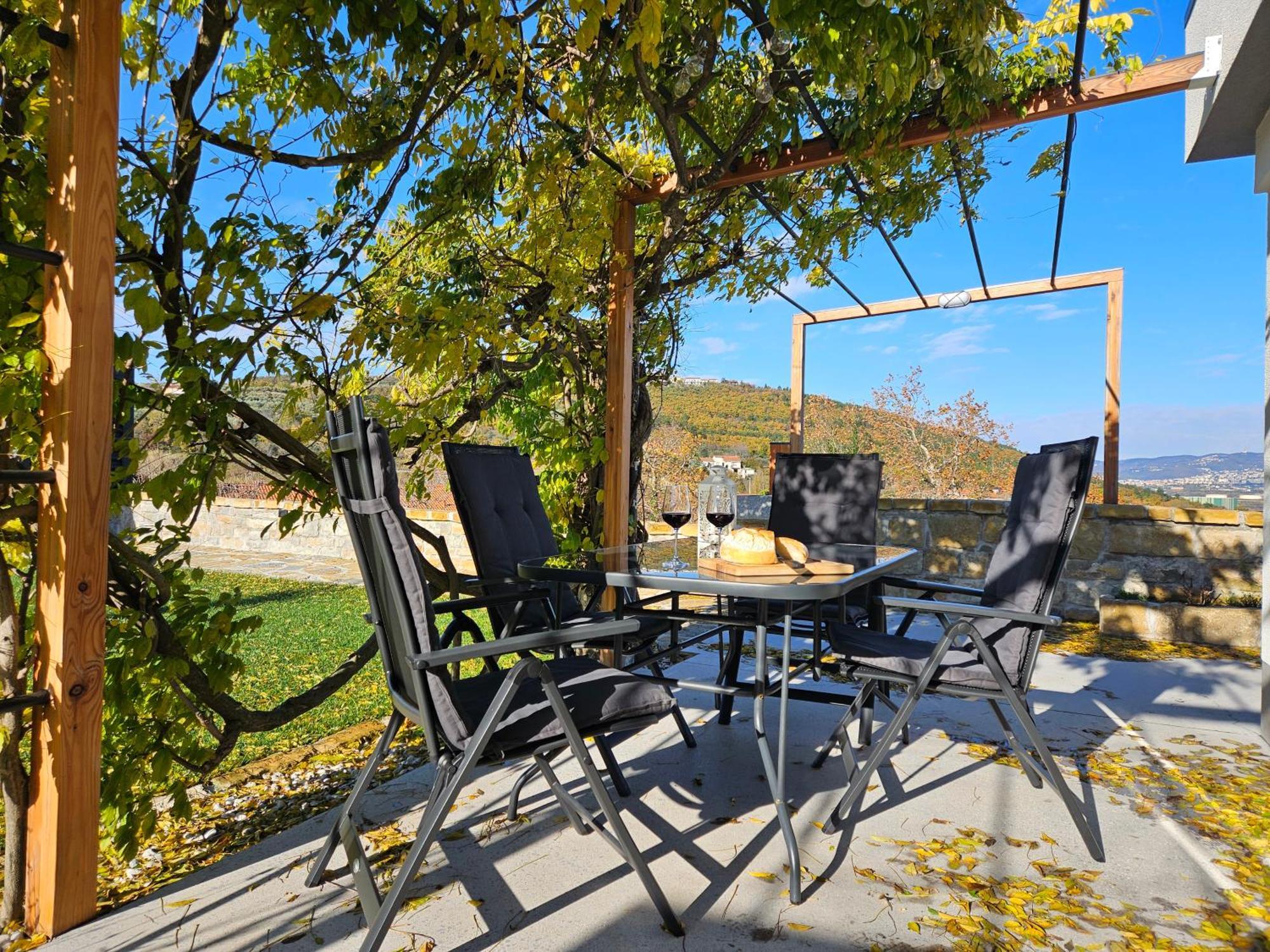 Casa Miranda - Family Comfort In A Quiet Area, Near The Sea, With Bbq And Free Parking Zgornje Skofije Extérieur photo