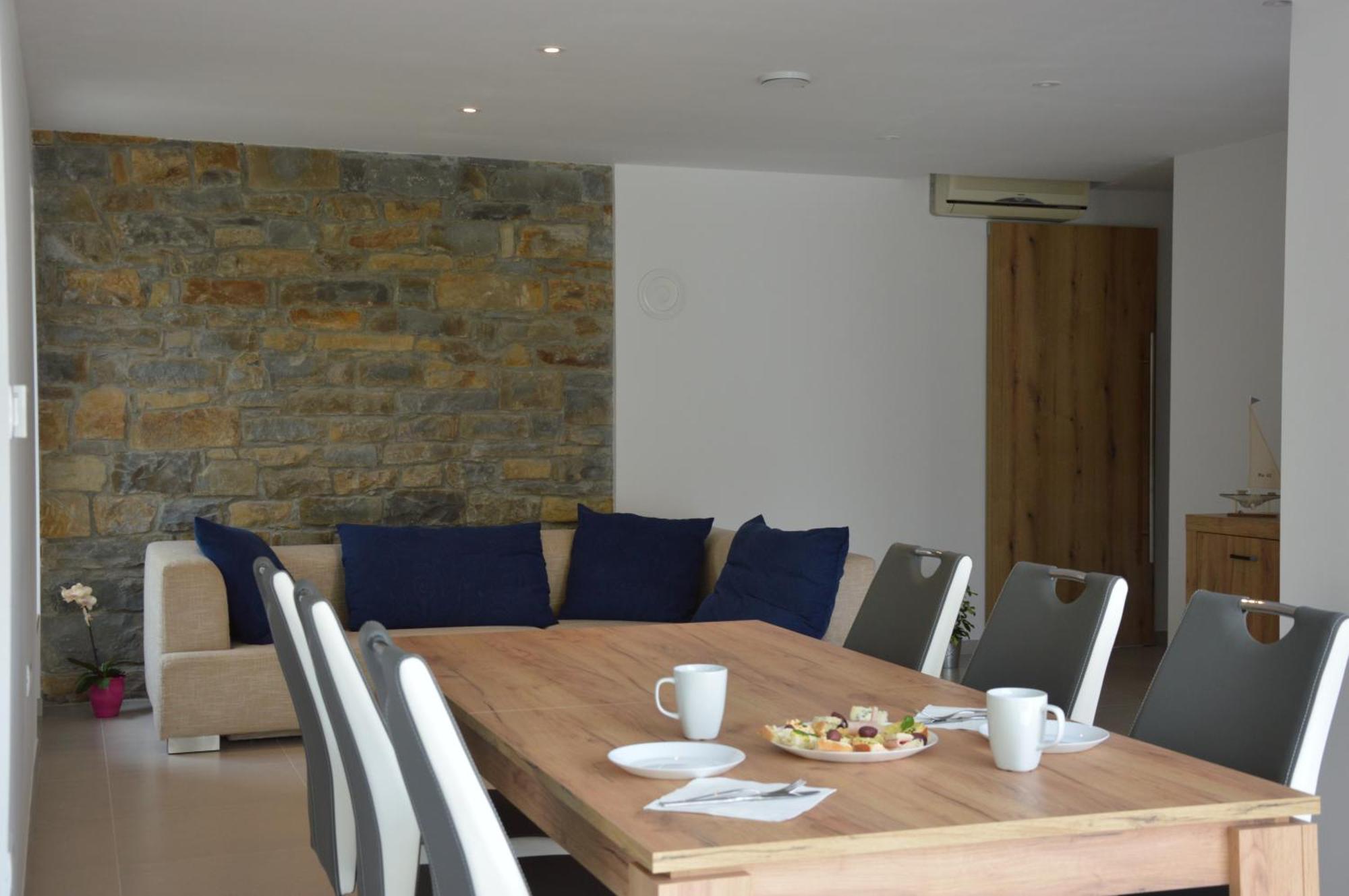 Casa Miranda - Family Comfort In A Quiet Area, Near The Sea, With Bbq And Free Parking Zgornje Skofije Extérieur photo